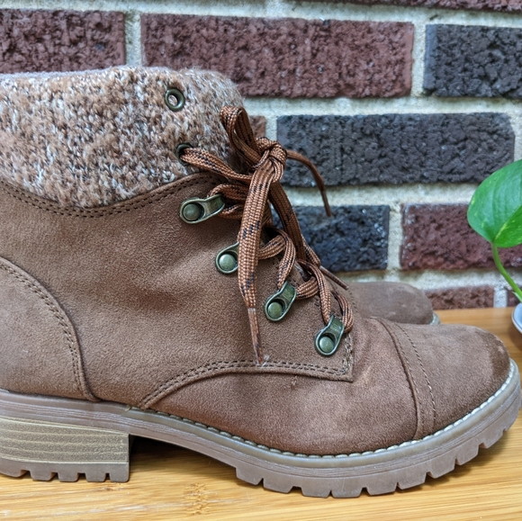 Mossimo Supply Co Women's brown lace-up low-heeled boots Size 7.5 - Picture 2 of 6